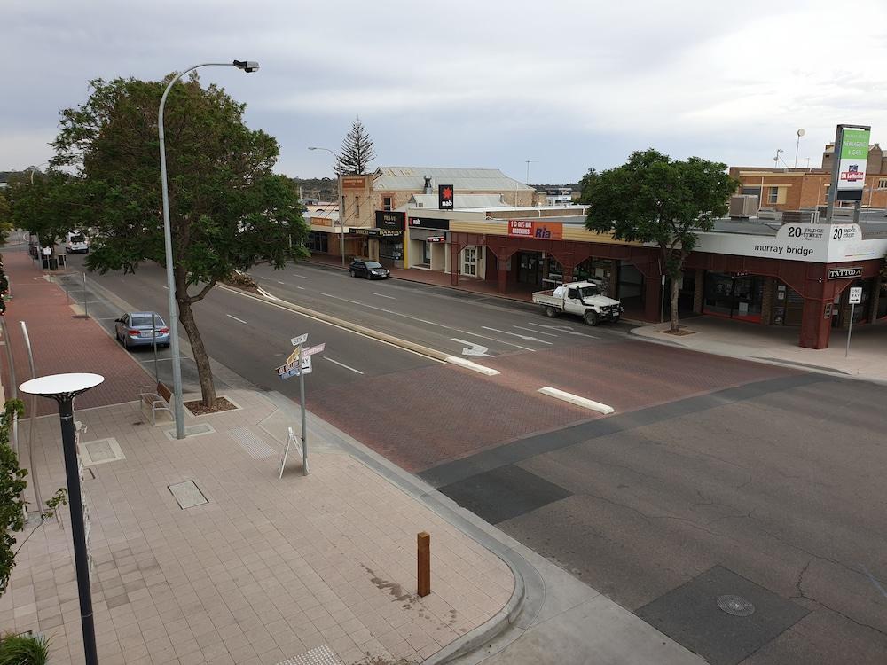 Balcony On Sixth Lodge Murray Bridge Buitenkant foto