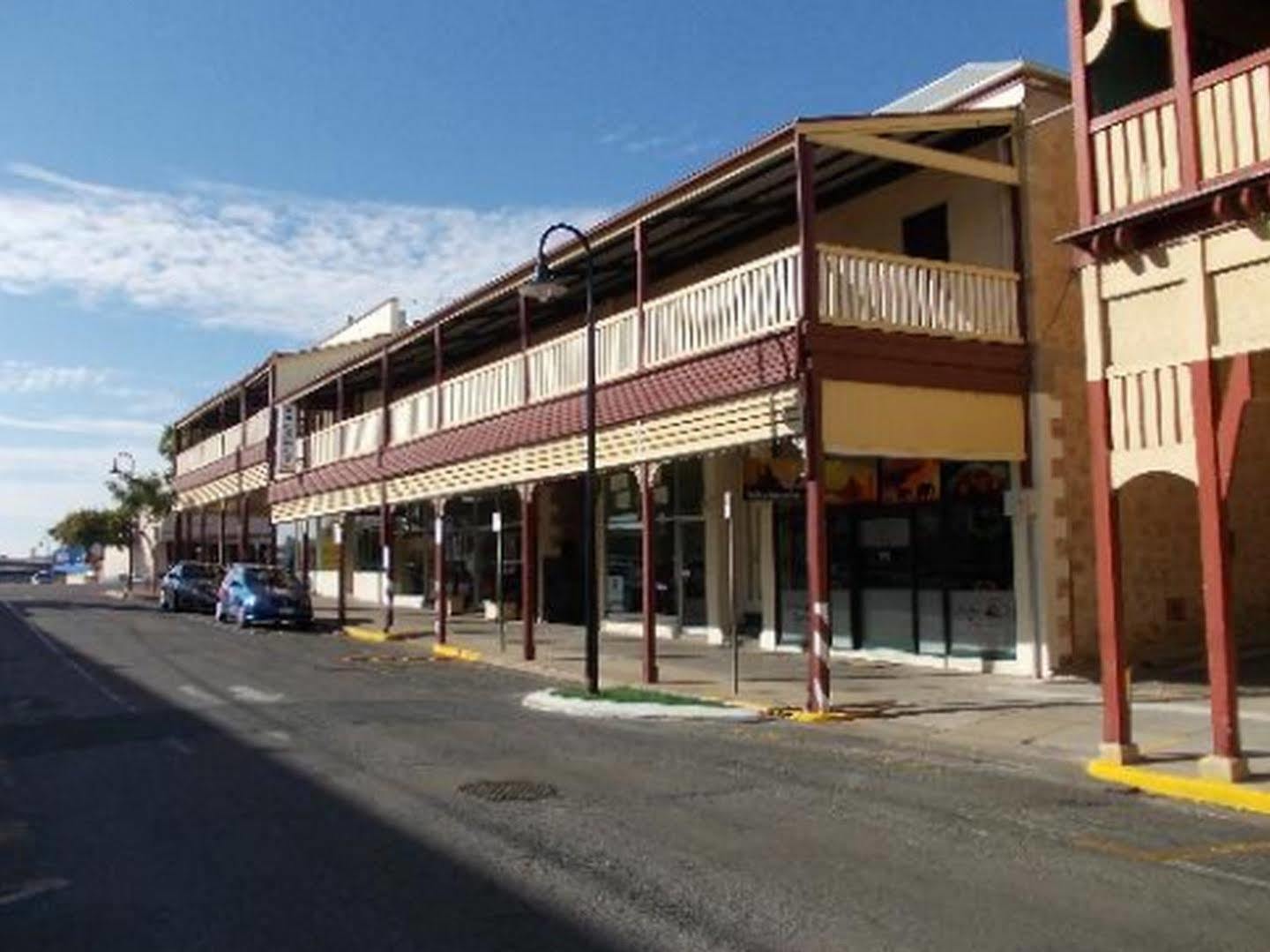 Balcony On Sixth Lodge Murray Bridge Buitenkant foto