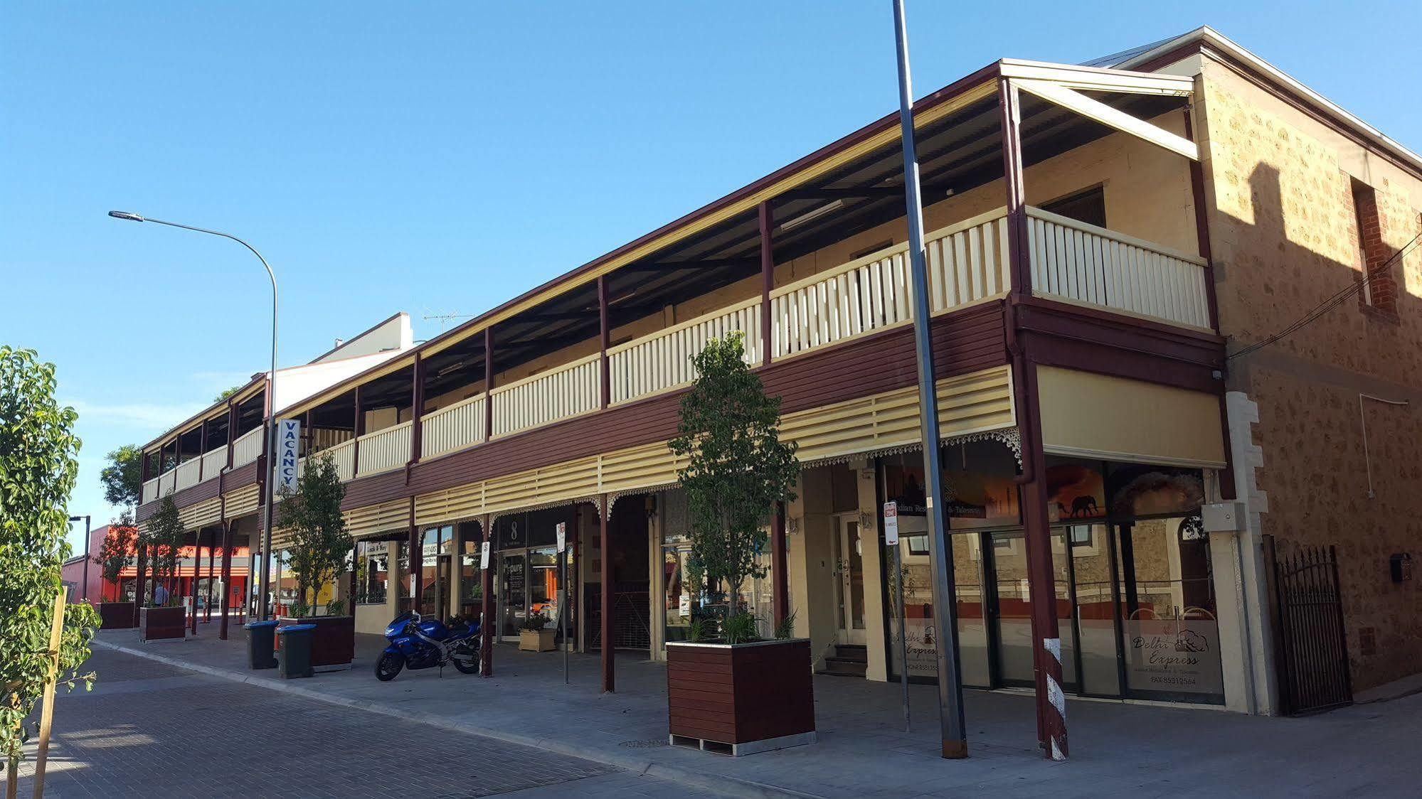 Balcony On Sixth Lodge Murray Bridge Buitenkant foto